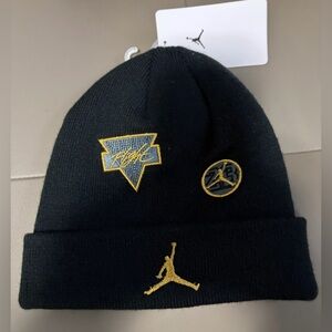 BNWT YOUTH NIKE JORDAN SEE ME SHINE BEANIE BLACK/GOLD BIG KIDS SIZE 18-20